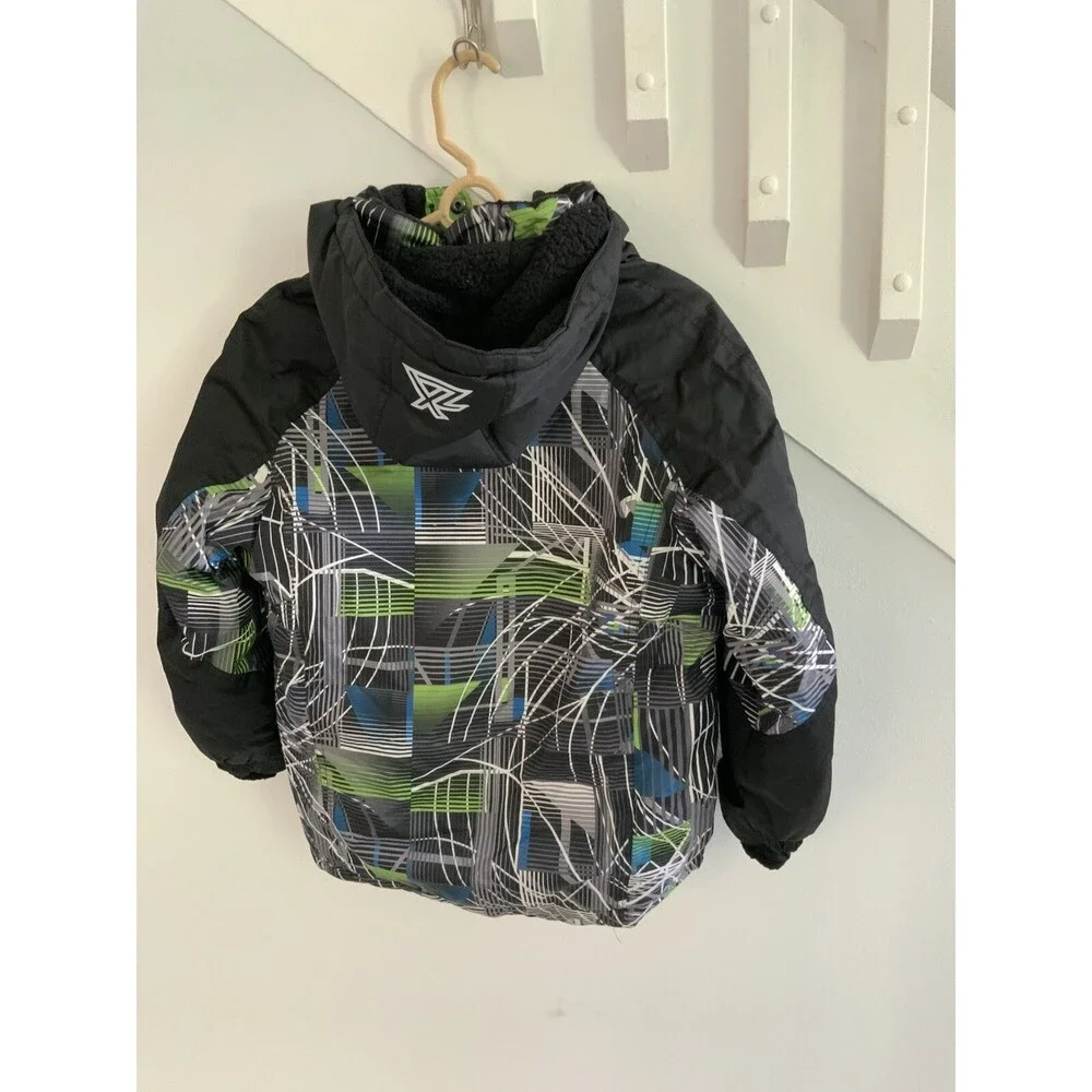 ZeroXposur Boys Ski Snowboard Winter  Jacket  With Powder Skirt Size 8
